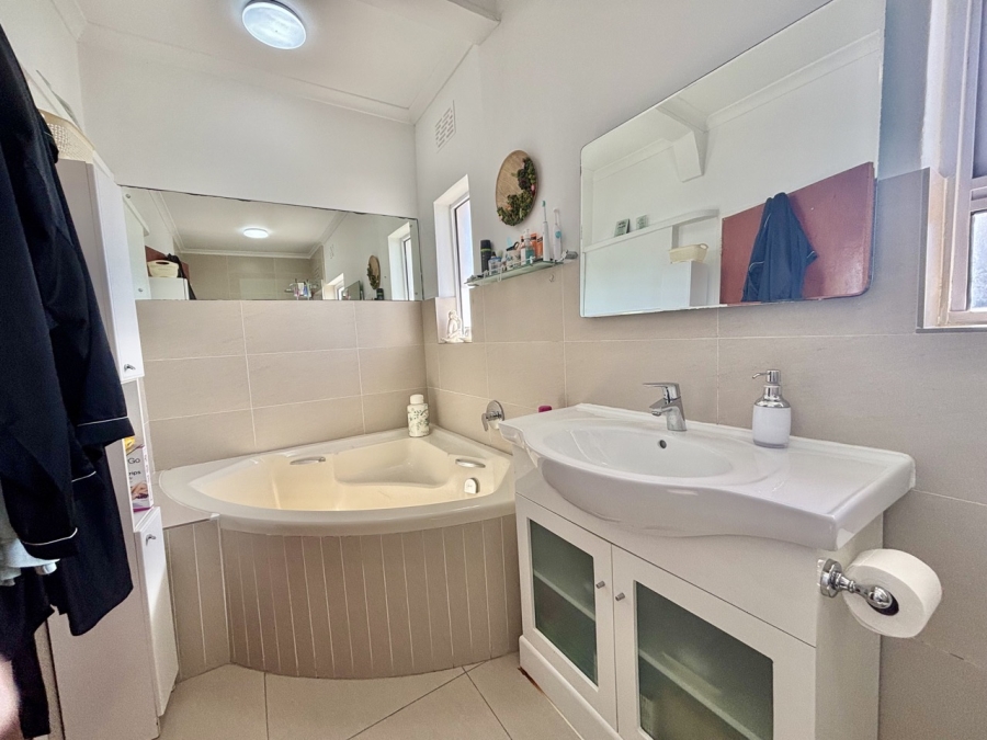 5 Bedroom Property for Sale in Flamingo Vlei Western Cape